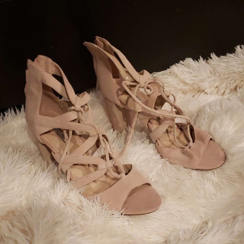 Bcbg shoes nude heels